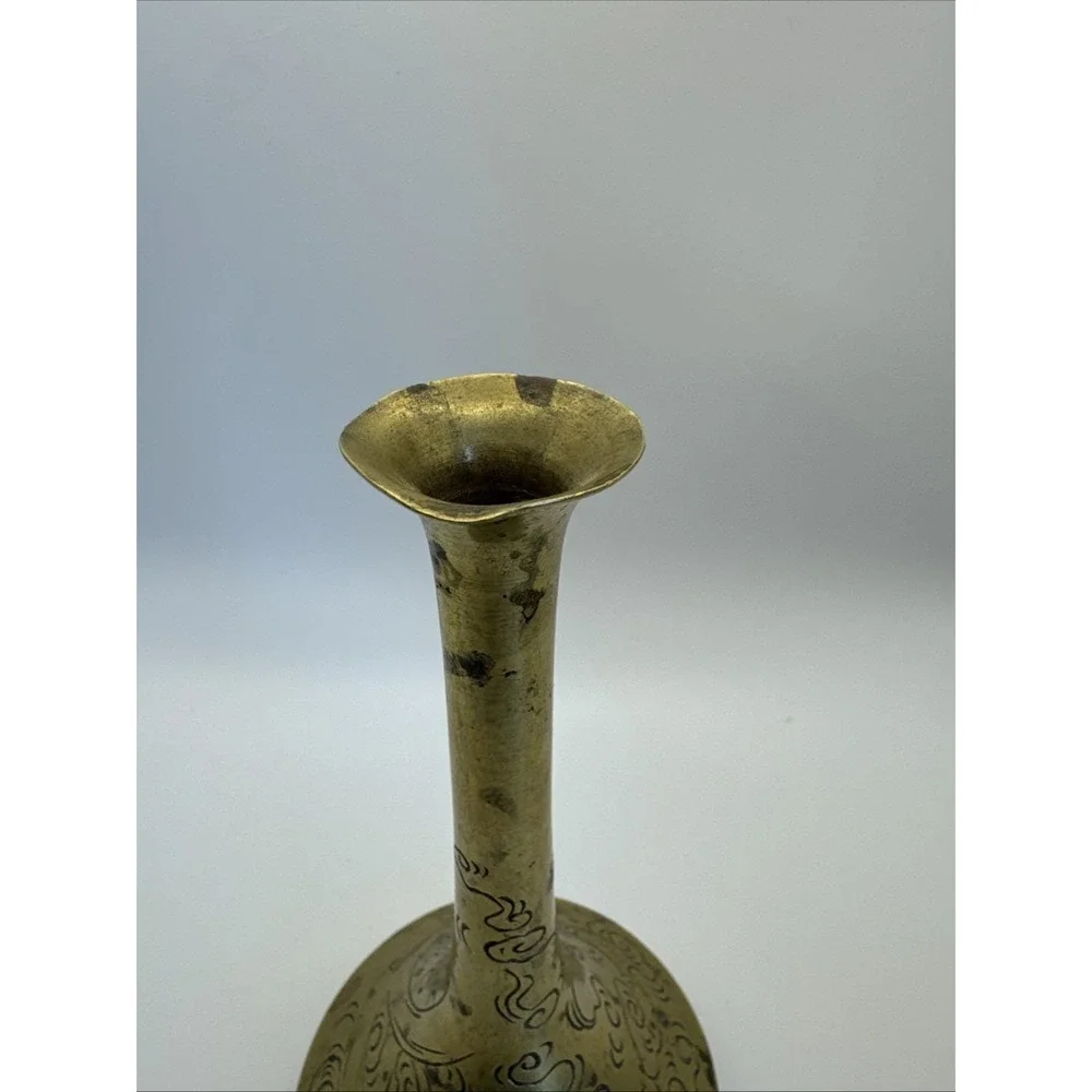 Antique engraved brass Chinese Vase etched dragon‎